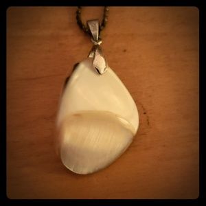 Oyster pendant